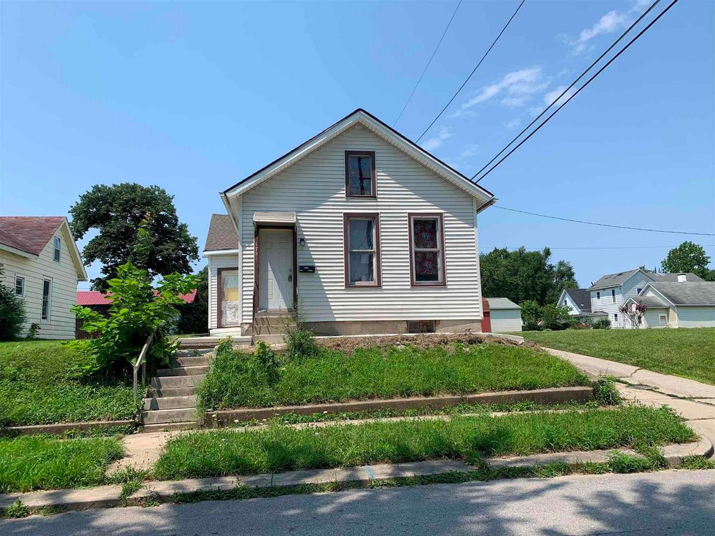 1721 Hensch St, Fort Wayne, IN 46808