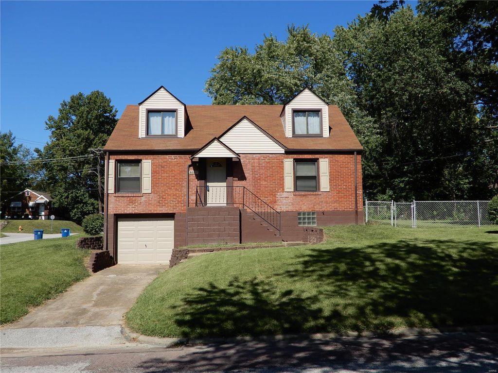 8687 Belhaven Dr, Saint Louis, MO 63114