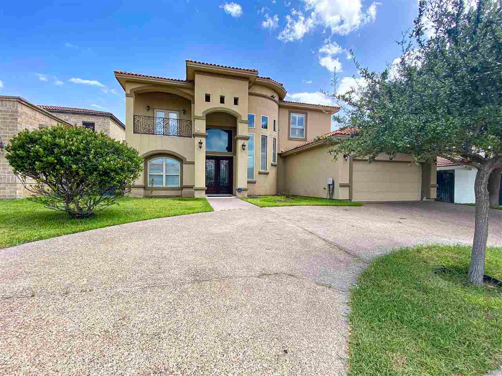 319 Lake Carnegie Ct, Laredo, TX 78041