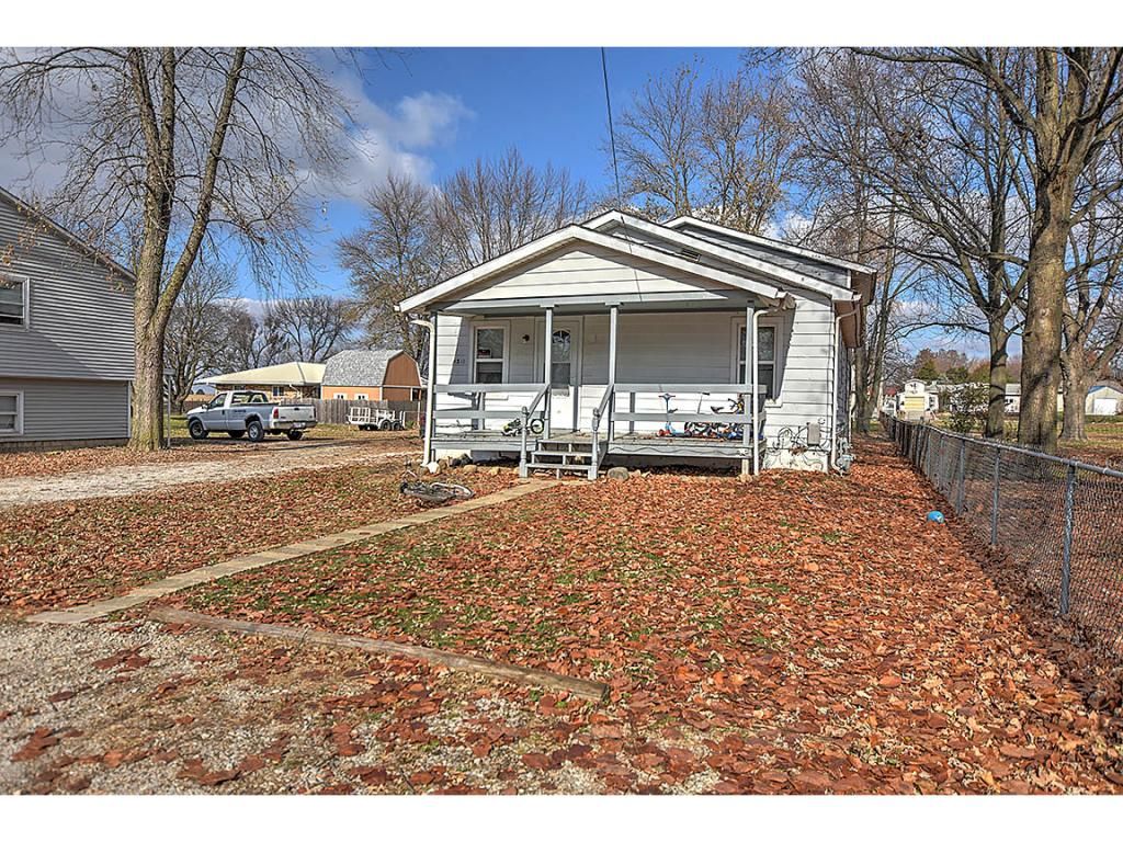 432 W Cole St, Macon, IL 4 Bed, 2 Bath MultiFamily Home 3 Photos
