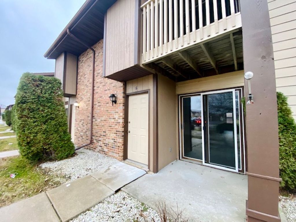 1782 Eldorado Dr #11, Green Bay, WI 54302