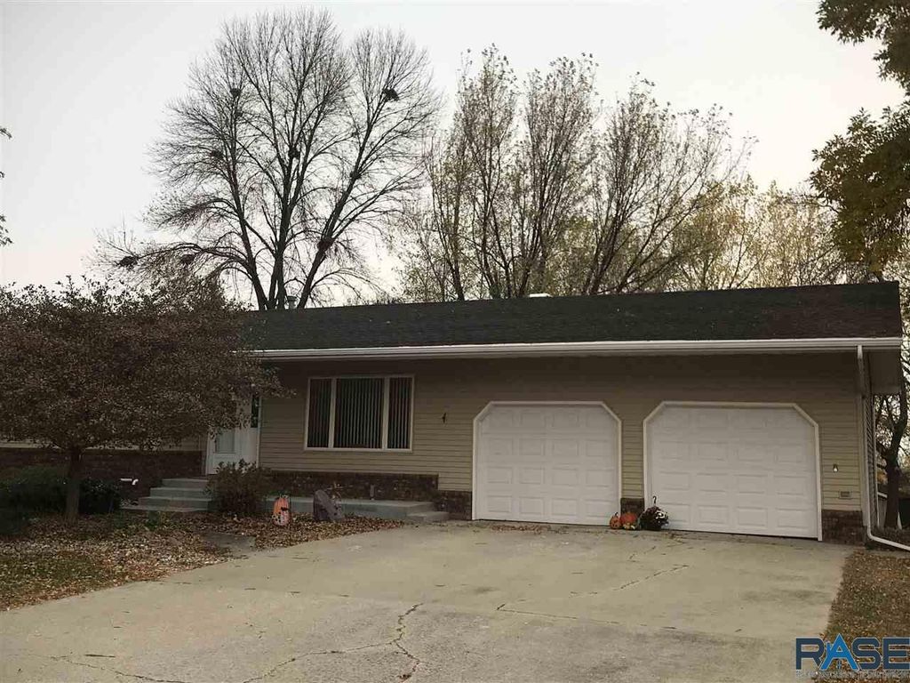 1004 S Wind St, Flandreau, SD 57028 Trulia