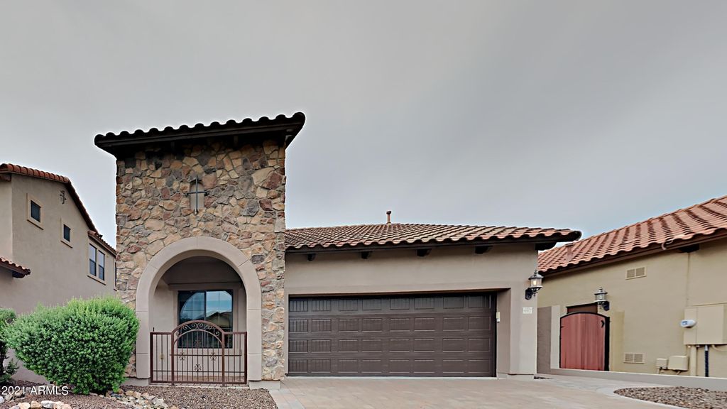 8517 E Indigo St, Mesa, AZ 85207