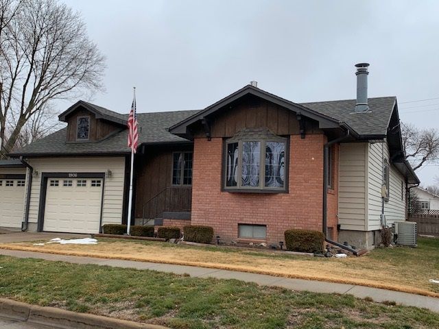 1906 W 6th St, Hastings, NE 68901