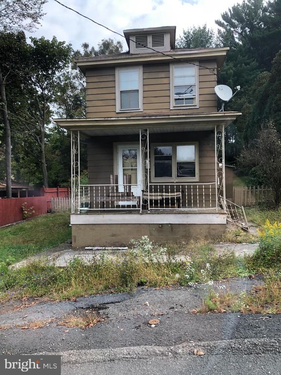 809 N 16th St, Pottsville, PA 17901