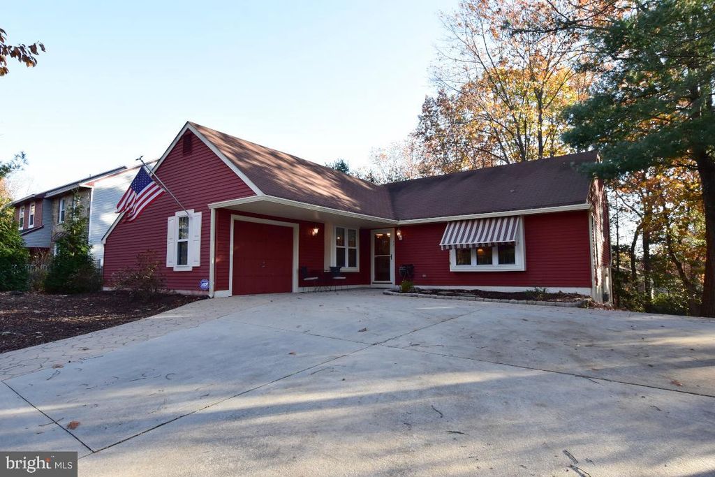 48 William Feather Dr, Voorhees, NJ 08043