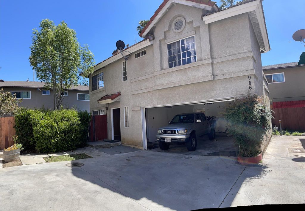 966 N  Unruh Ave, La Puente, CA 91744