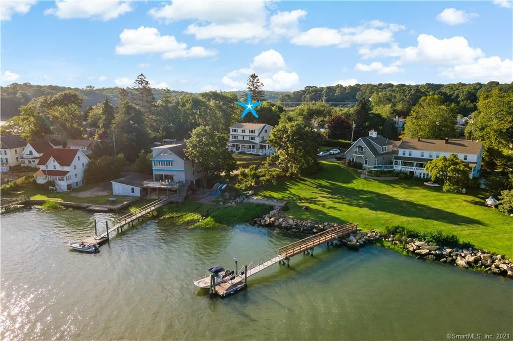 9 Halls Point Rd, Branford, CT 06405