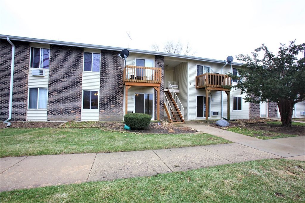 2600 Light Rd #103104, Oswego, IL 60543