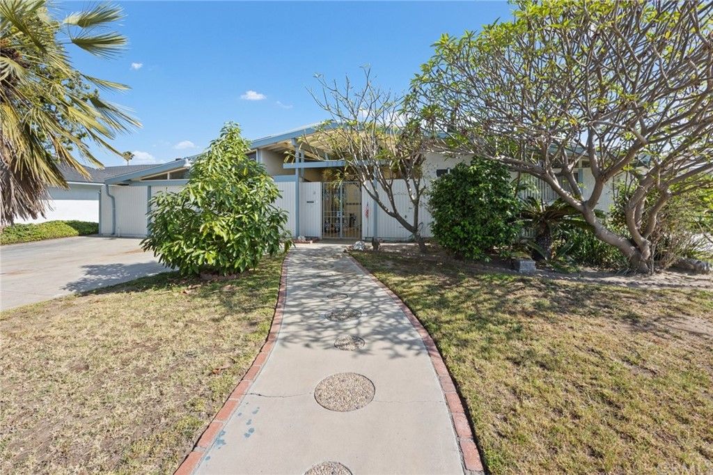 2136 W Minerva Ave, Anaheim, CA 92804