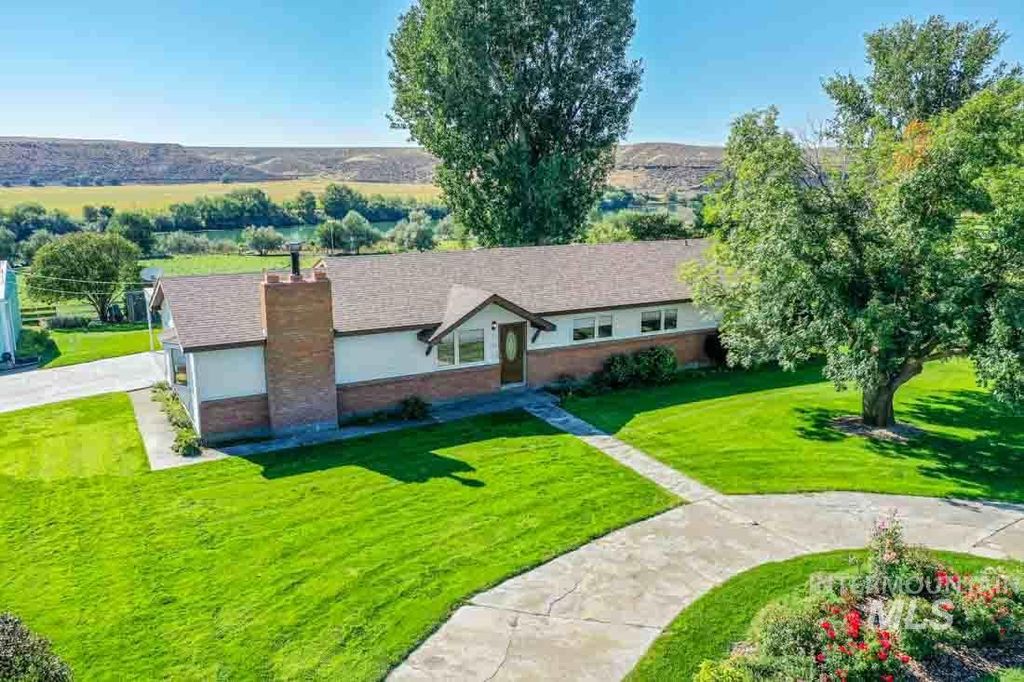 1293 E Cleveland Ave, Glenns Ferry, ID 4 Bed, 3 Bath SingleFamily