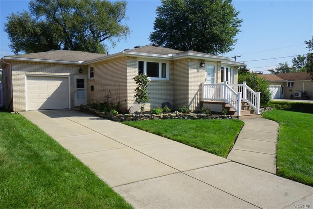 105 Andres Pl, Buffalo, NY 14225