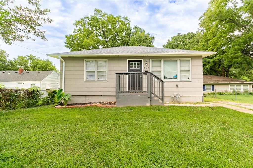 407 S  Hocker Ave, Independence, MO 64050