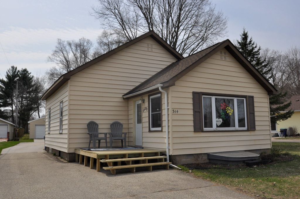 314 Hinkley Rd, La Crosse, WI 54603