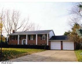 4945 Sharonwood Ave NW, Canton, OH 44718