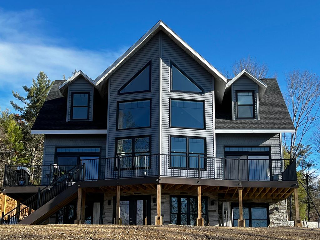 44 Maple St, Acton, ME 04001