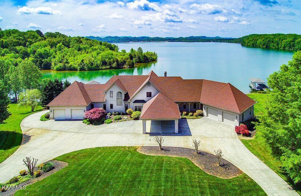 129 Indian Shadows Dr, Maryville, TN 37801