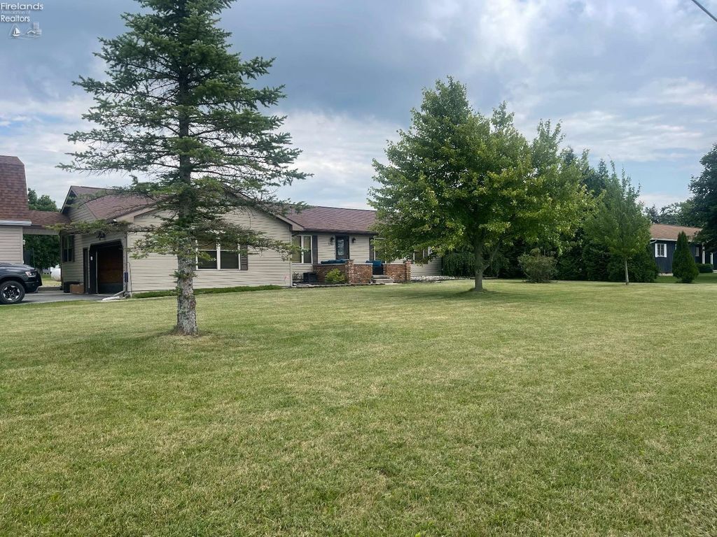 2261 S  Township Road 159, Tiffin, OH 44883
