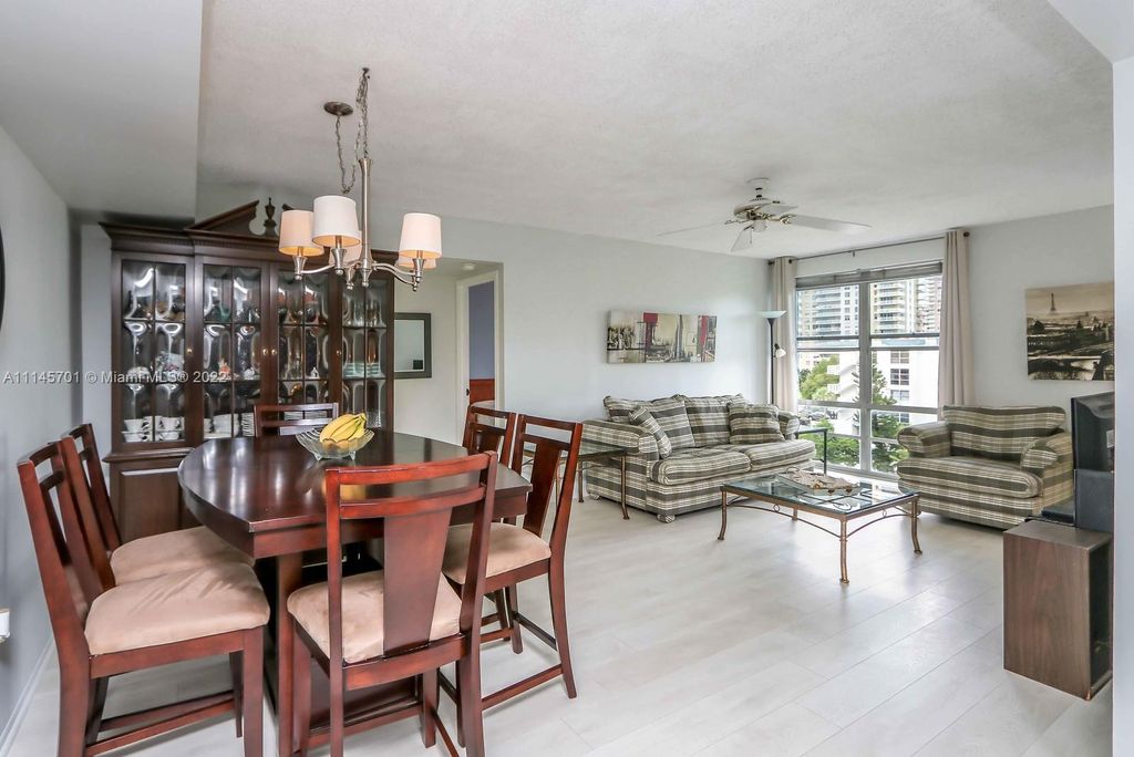 17560 Atlantic Blvd #509, Sunny Isles Beach, FL 33160