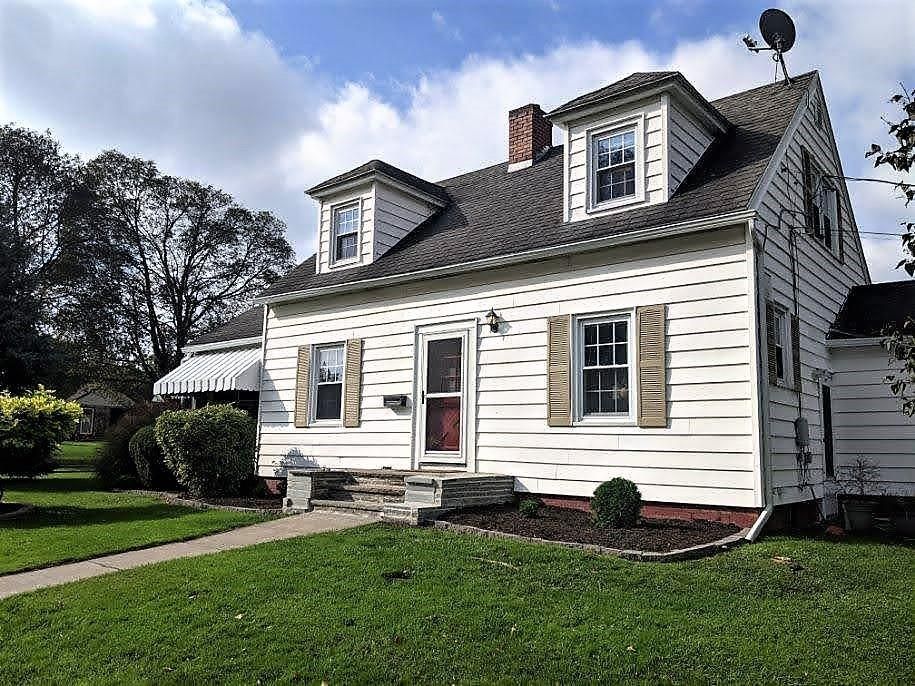 590 Eaton Rd, Rochester, NY 14617