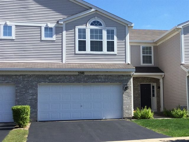 3300 Ronan Dr, Lake In The Hills, IL 60156