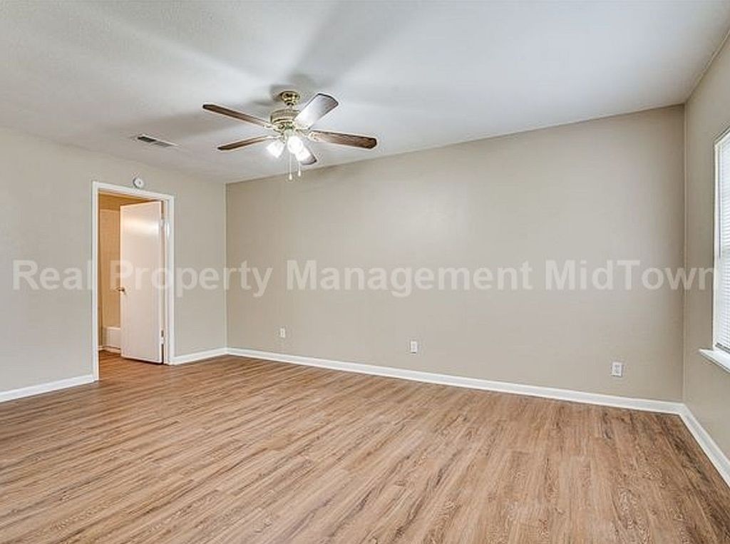 222 Pecos St, Garland, TX 75041 See Value, Schools More