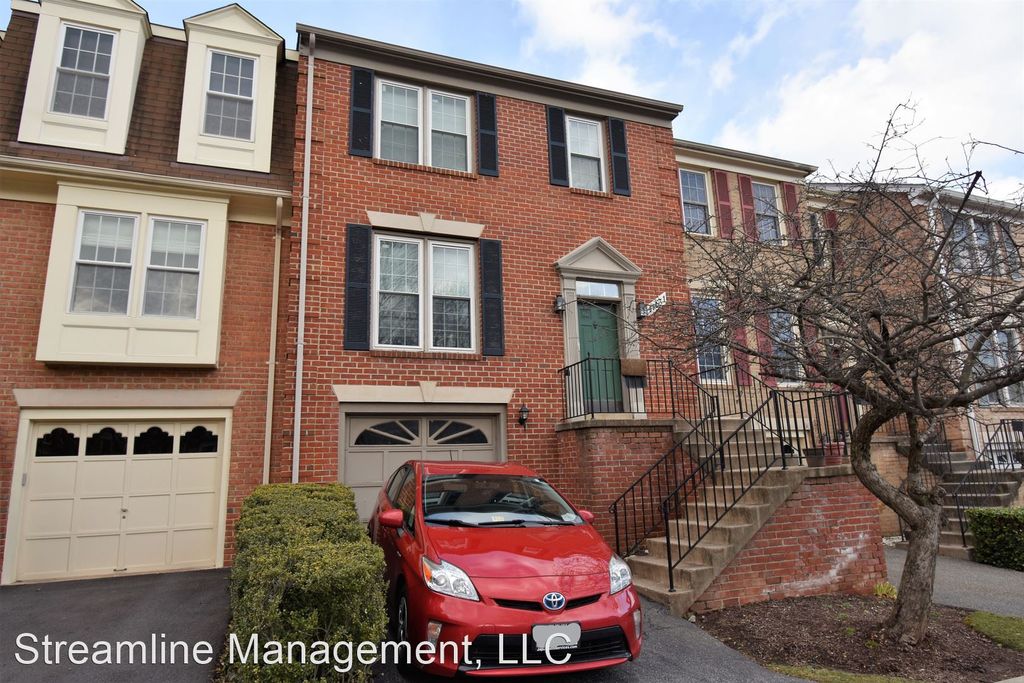 11131 Cedarwood Dr, Rockville, MD 20852