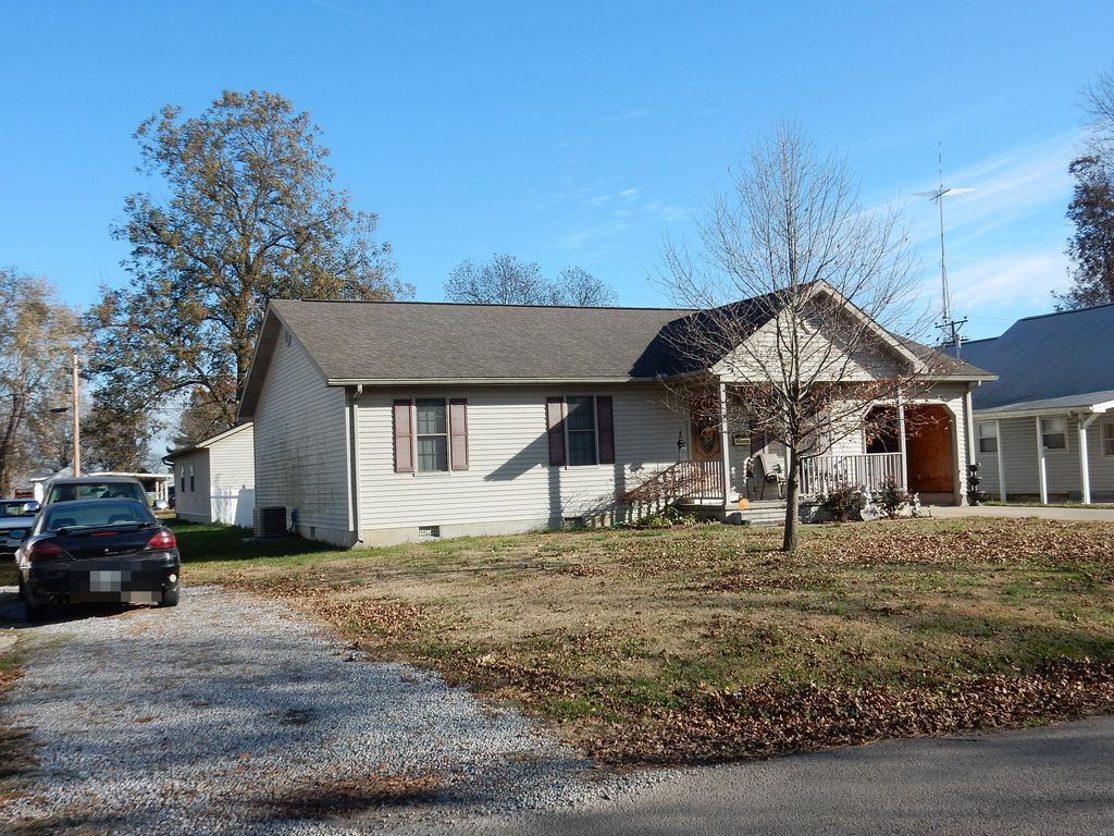 405 Helen Ave, Chaffee, MO 3 Bed, 2 Bath SingleFamily Home 5