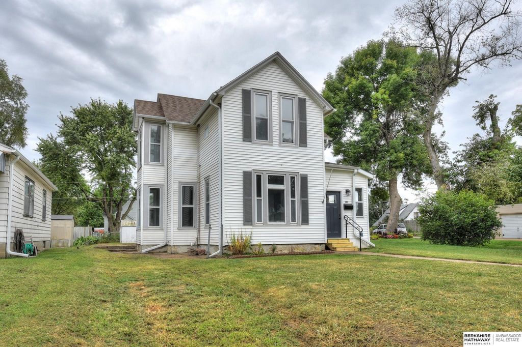 2743 Fort St, Omaha, NE 68111 See Estimated Value