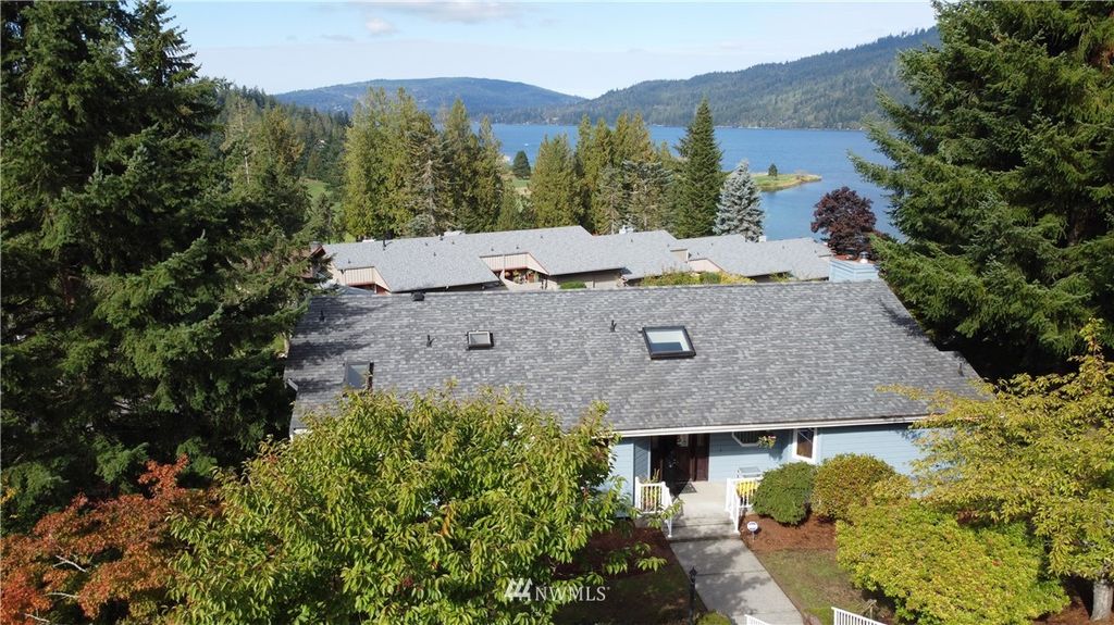 2 Morning Beach Dr, Bellingham, WA 98229
