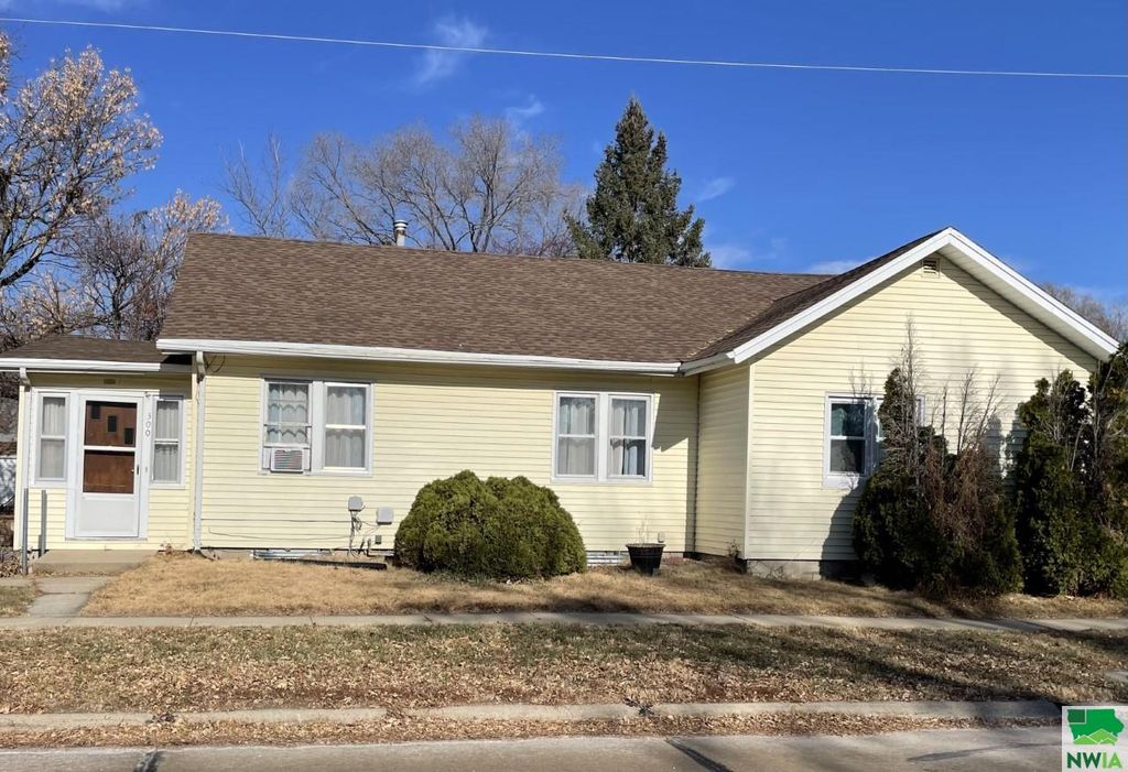 300 Main St, Mccook lake, SD 57049 Trulia