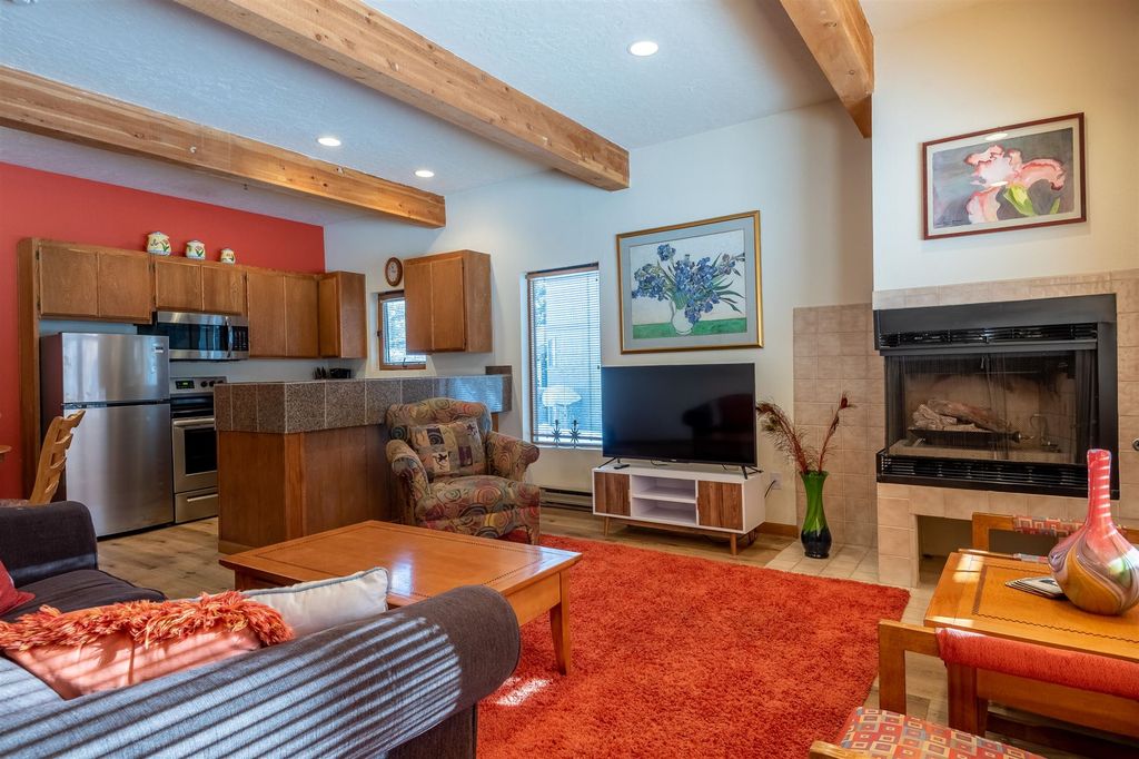 351 2nd Ave, Ketchum, ID 83340