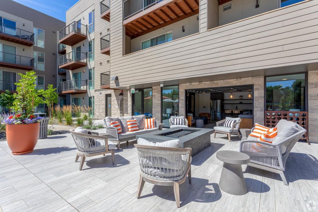 650 George Washington Way, Richland, WA 99352