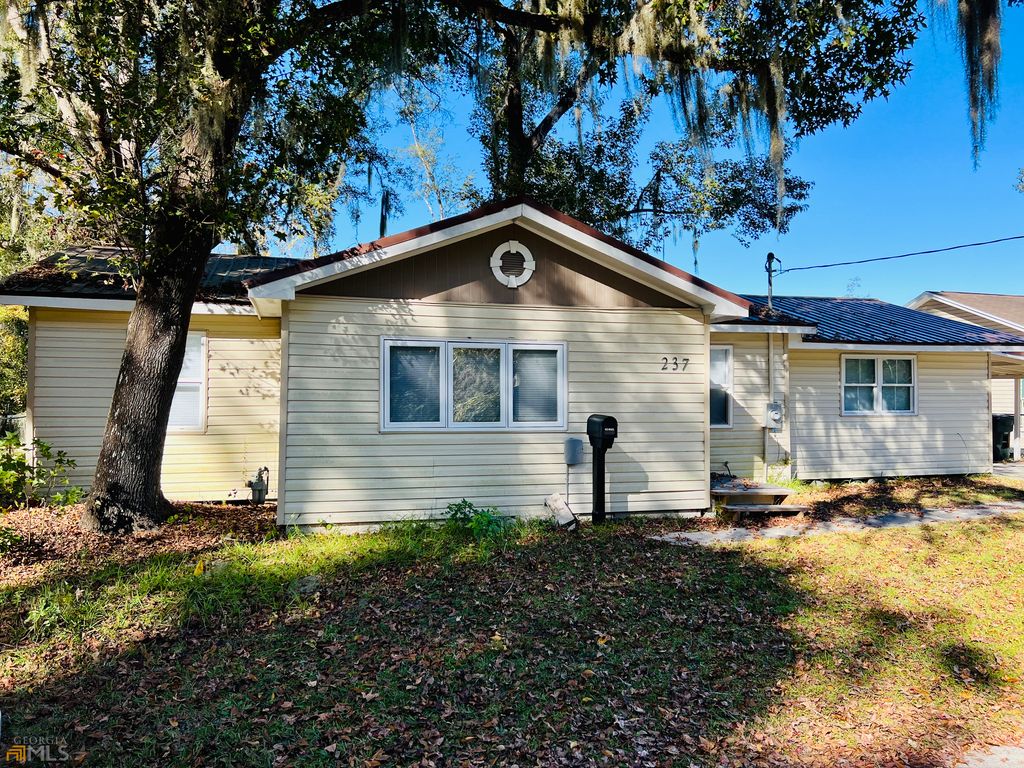127 W Dills Ave, Kingsland, GA 31548