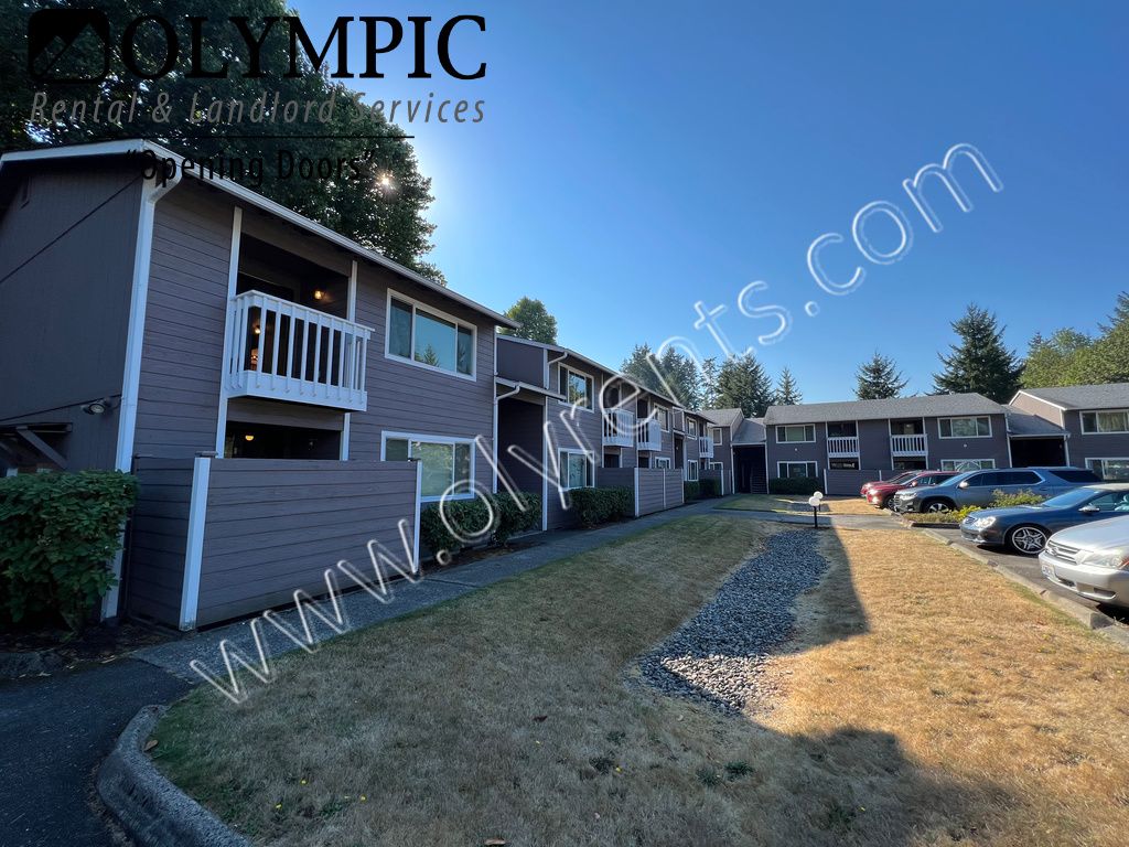 Lower or Upper unit available 2 bed 1 bath condostyle unit! Tumwater
