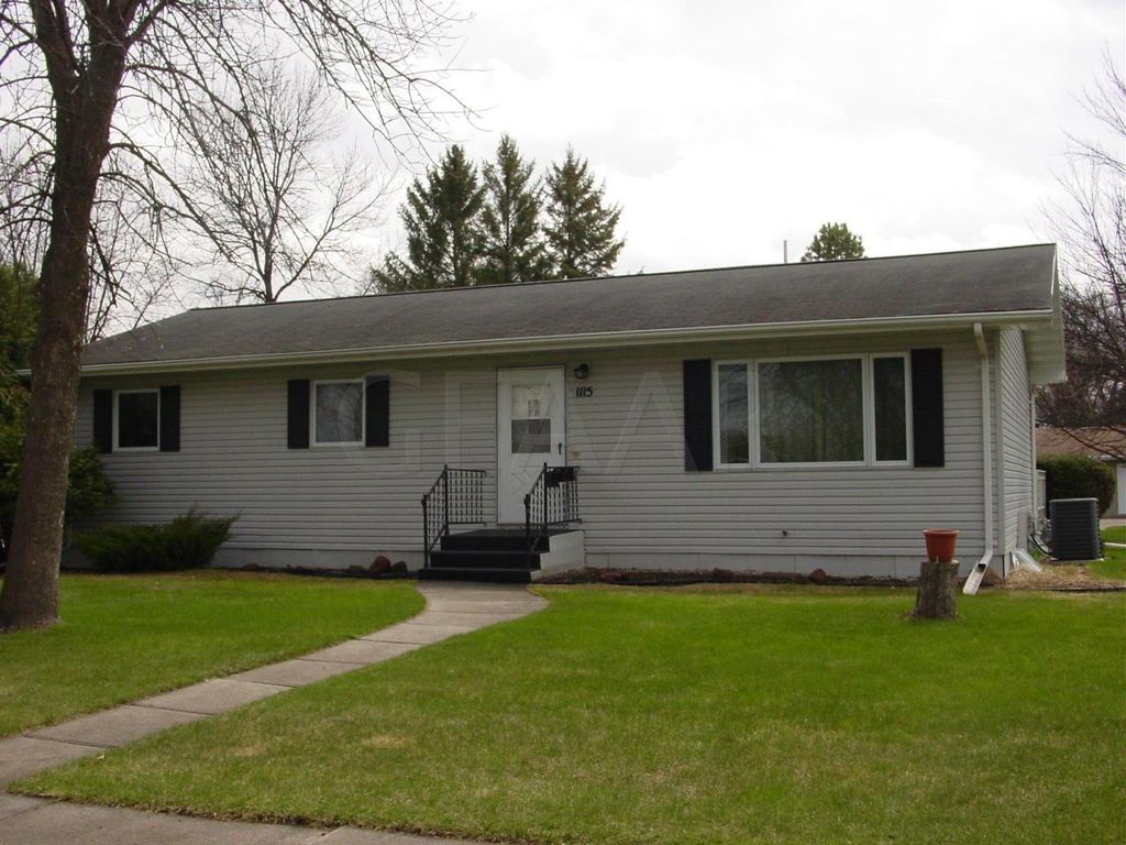 homes for sale east grand forks mn