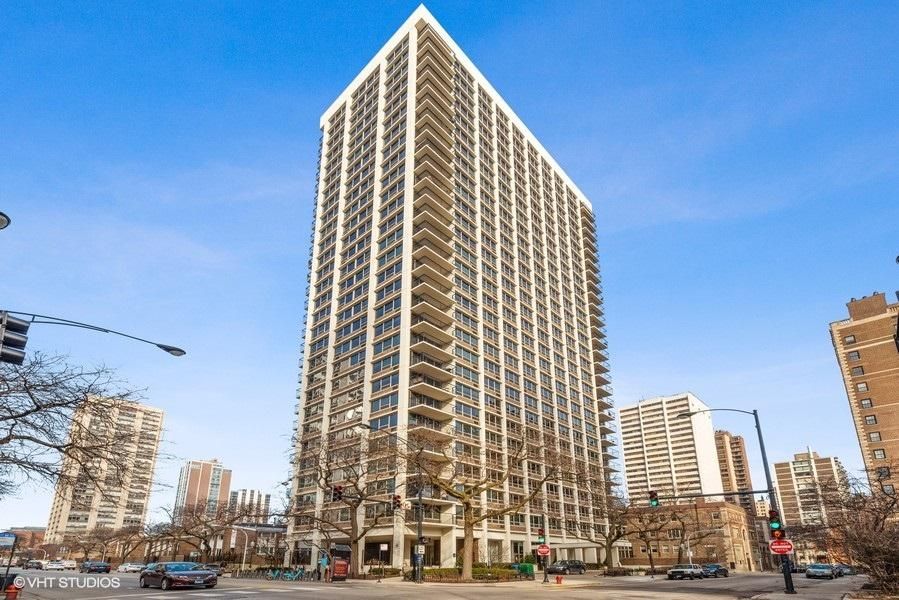 88 W Schiller St, Chicago, IL 60610