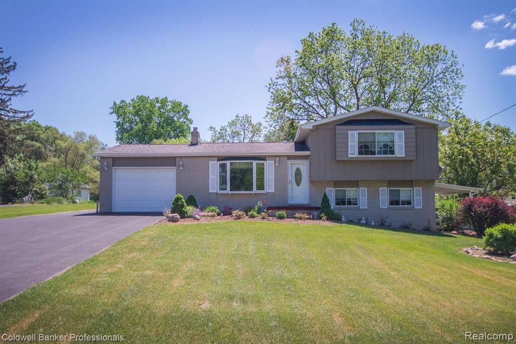 14027 N Fenton Rd, Fenton, MI 48430 MLS 2210034499 Trulia