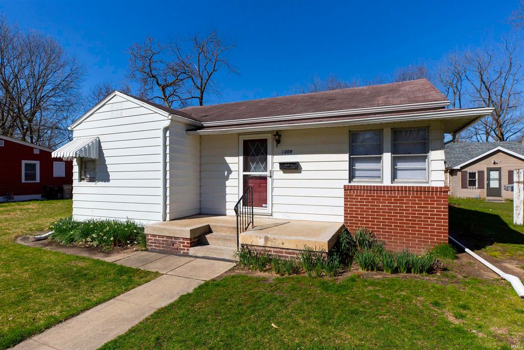 1309 Obrien St, South Bend, IN 46628