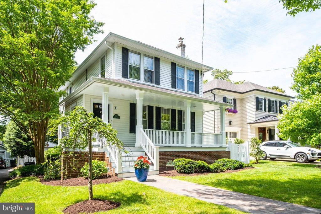 3512 Bradley Ln, Chevy Chase, MD 20815