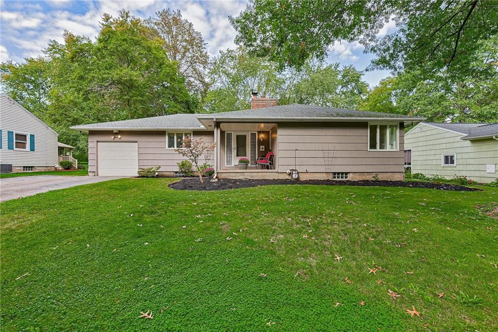 861 Corwin Rd, Rochester, NY 14610