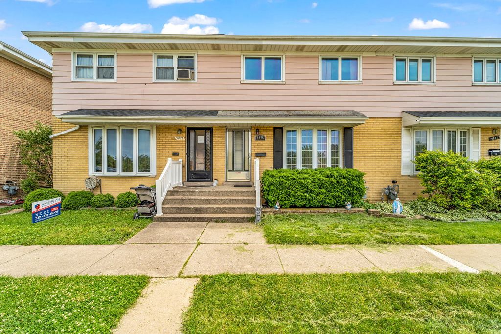 9875 Soreng Ave, Schiller Park, IL 60176
