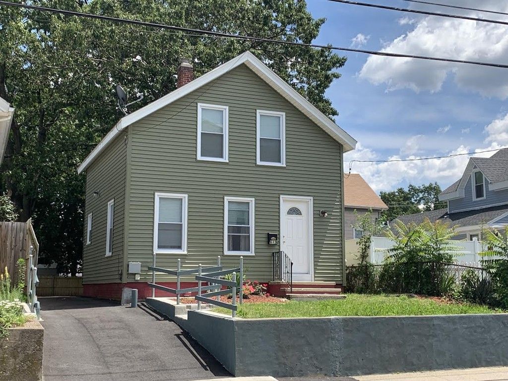 619 Lonsdale Ave, Central Falls, RI 02863 Trulia