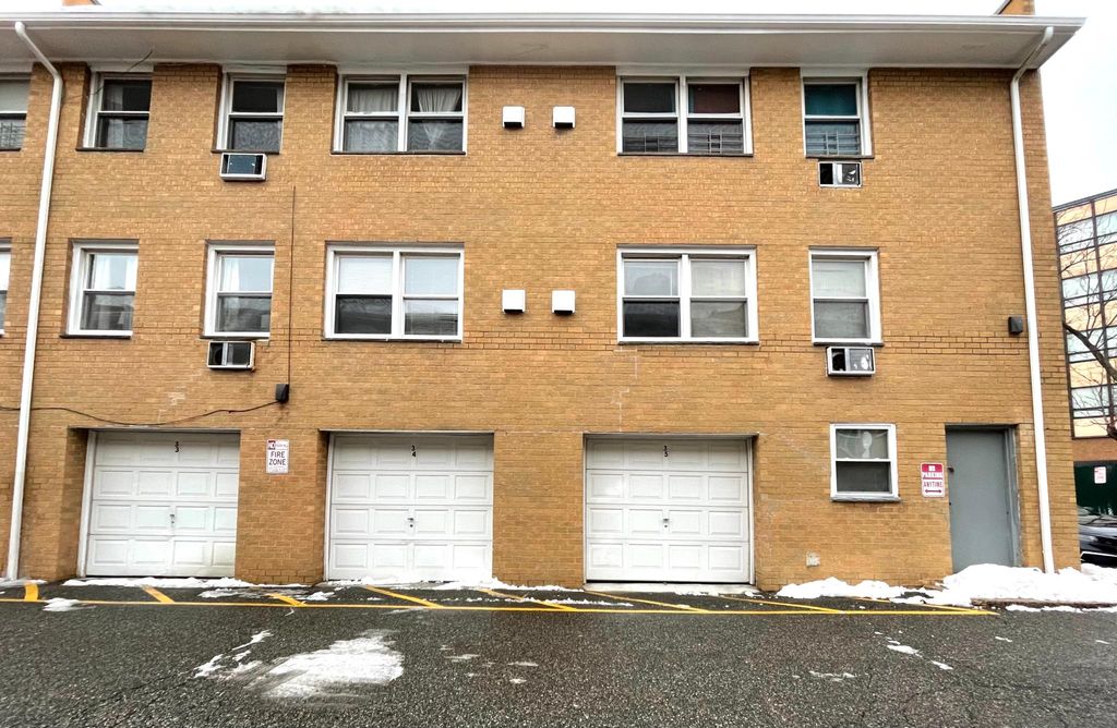 1342 Paterson Plank Rd 1, Secaucus, NJ 1 Bed, 1 Bath Apartment 12