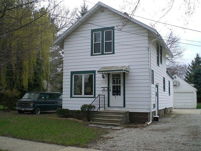 218 Paris Ave, Lansing, MI 48910