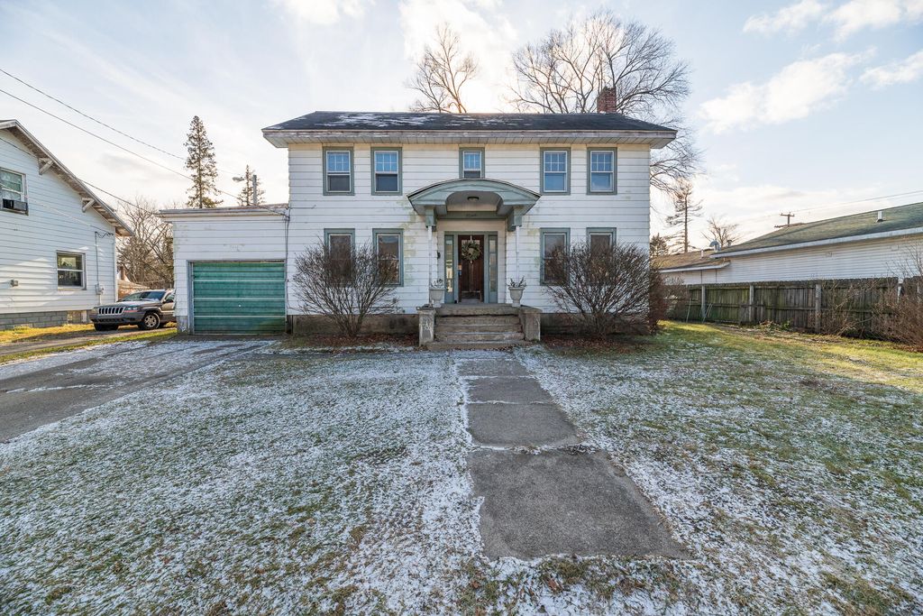 9 E Monroe St, Bangor, MI 49013