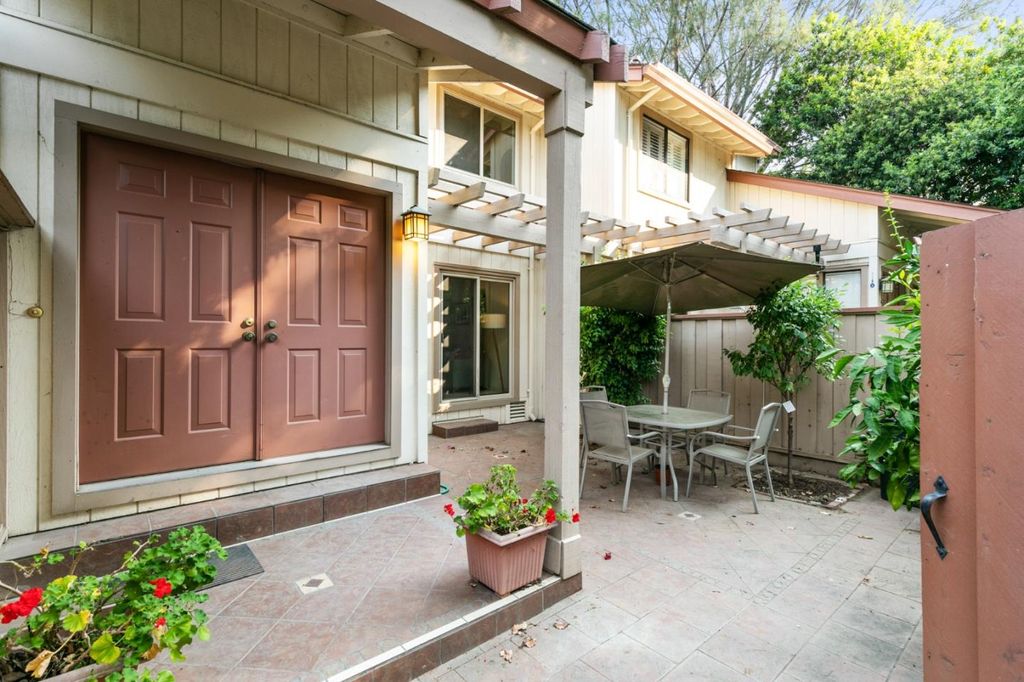 38426 Redwood Ter #14, Fremont, CA 94536