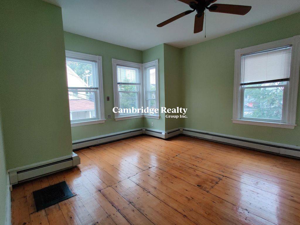 5 Essex St, Somerville, MA 02145