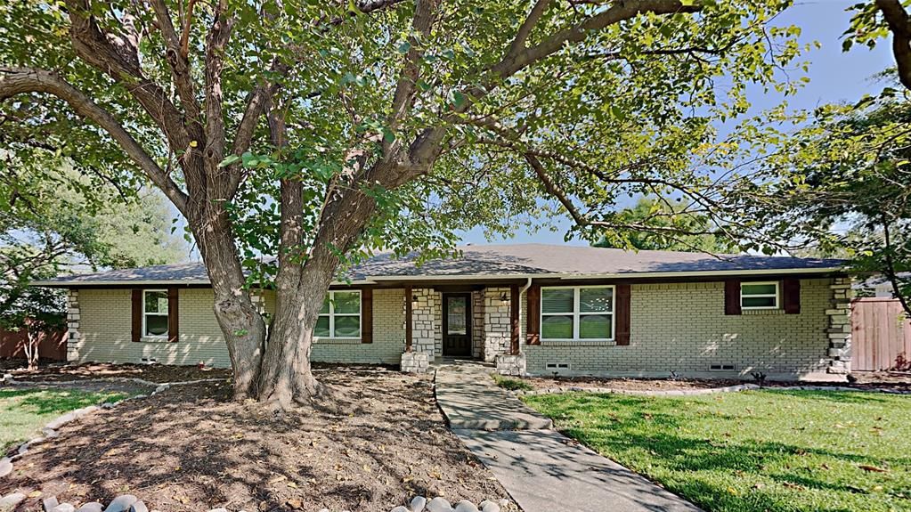 1718 Iroquois Dr, Garland, TX 75043