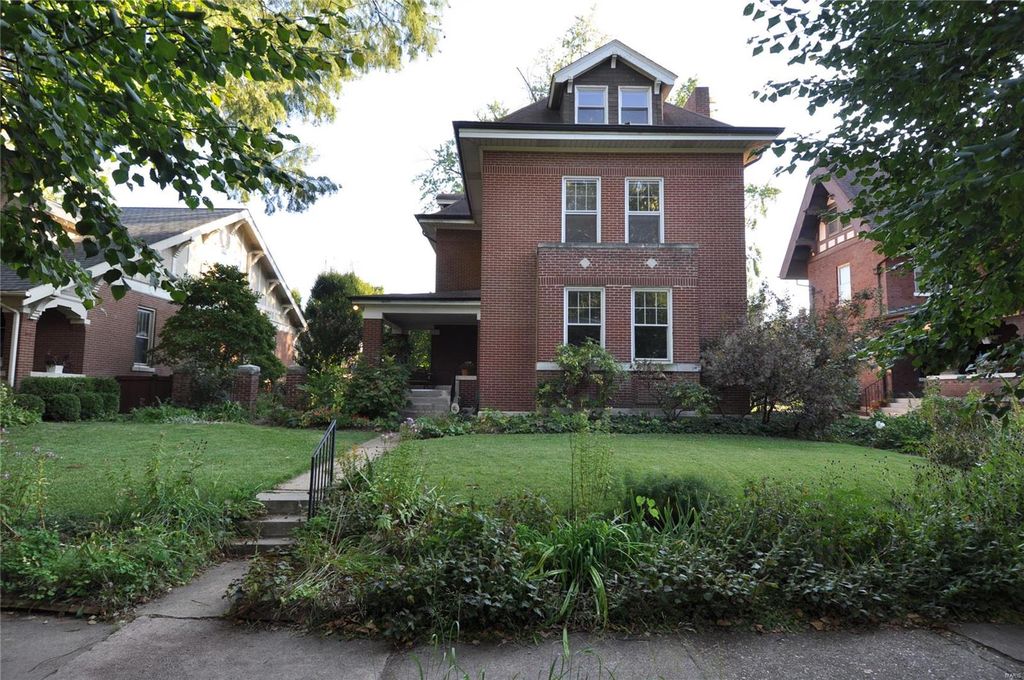 2910 Milton Blvd, Saint Louis, MO 63104